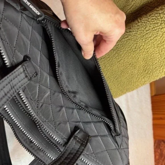 Steve Madden Black Quilted Laptop Tote Work Bag Zippered - Picture 2 of 8